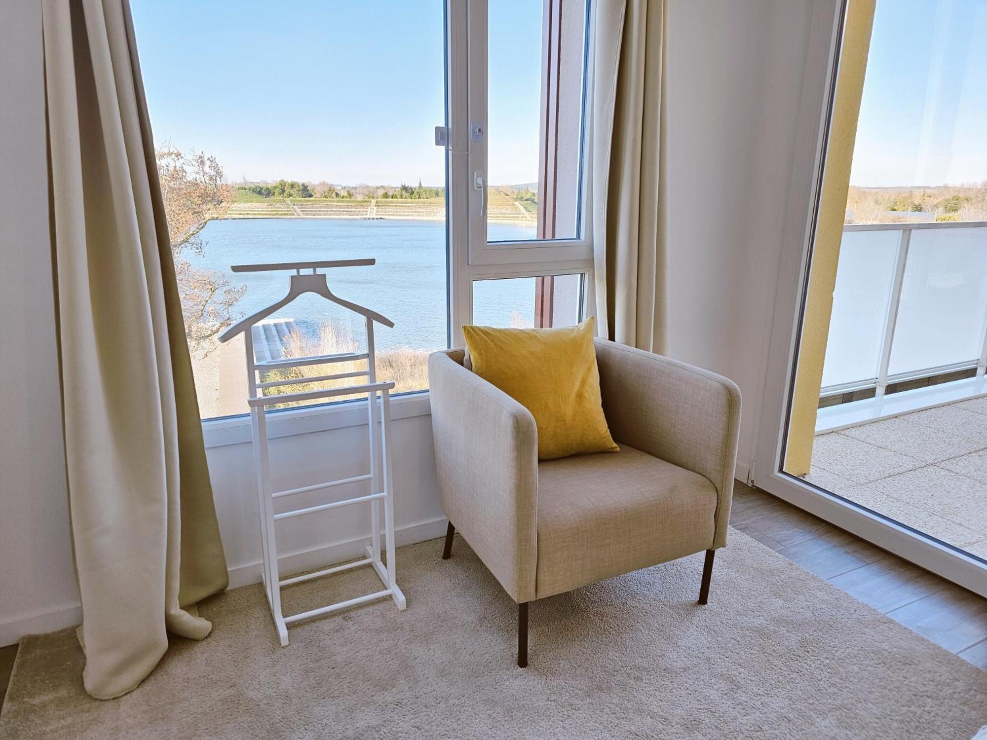 Lakeside Provence - Appartement 4 Etoiles Face Au Lac De Monteux Kültér fotó